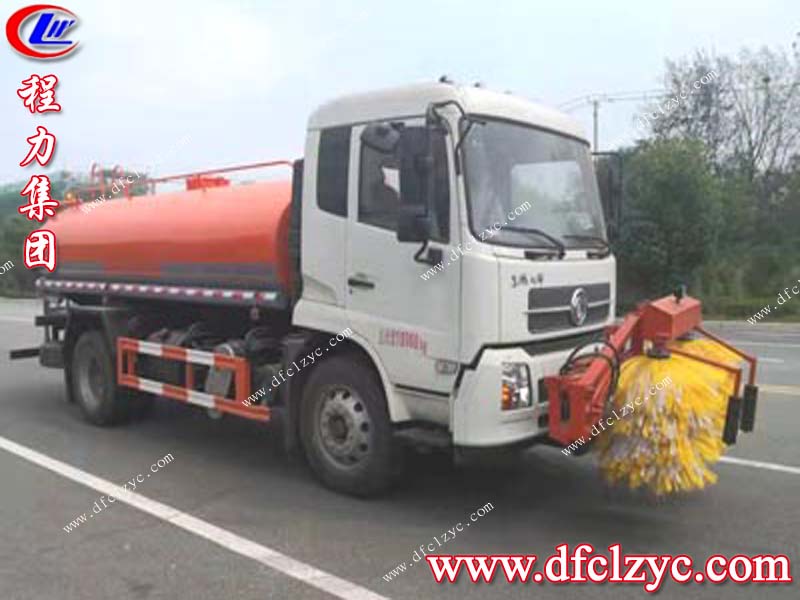 （國(guó)六）東風(fēng)天錦護(hù)欄清洗車